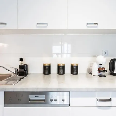 Urban Chic - Pereca - Rondo Onz - Luxury - 14 People Apartment Warsaw