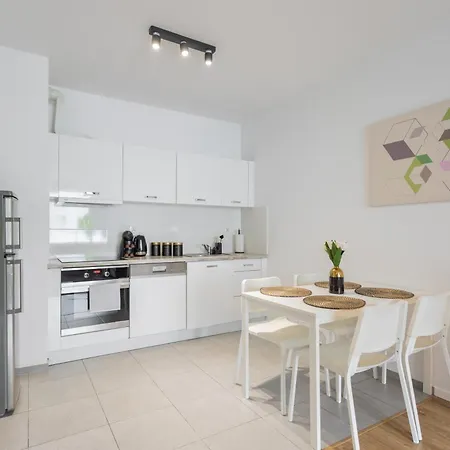 Urban Chic - Pereca - Rondo Onz - Luxury - 14 People Apartment