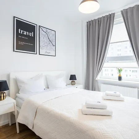 Urban Chic - Pereca - Rondo Onz - Luxury - 14 People Apartment Warsaw